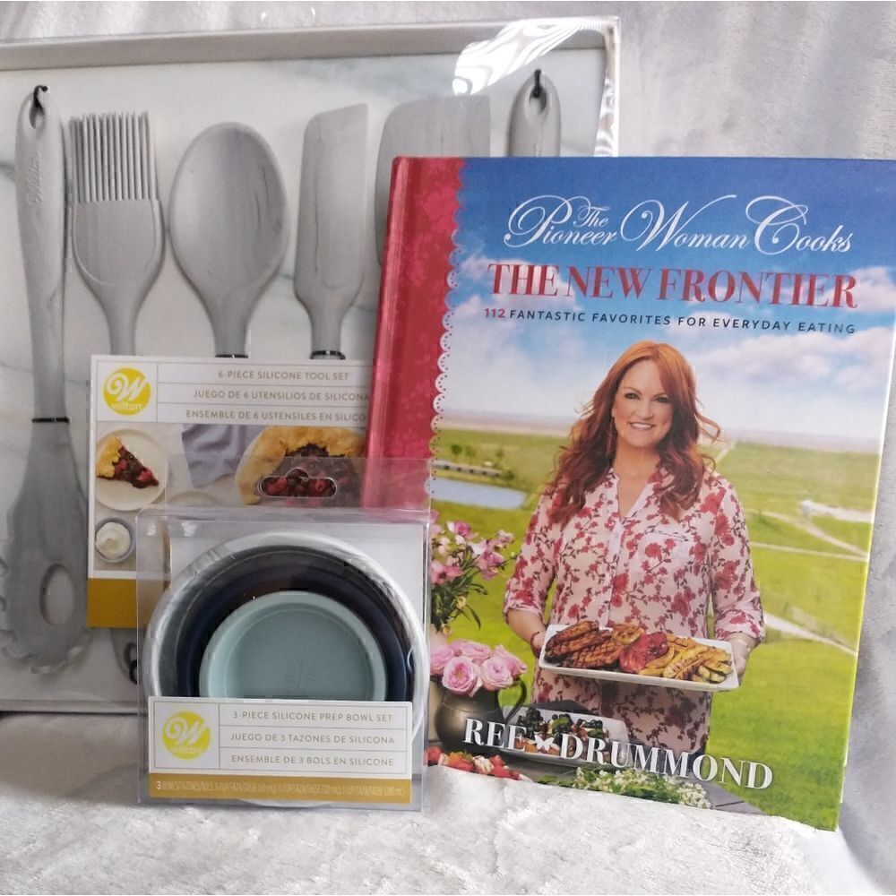 Pioneer Woman/Wilton Trio  